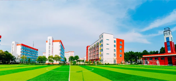 山東新英才技工學校操場
