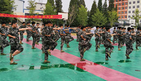 入學新生軍訓